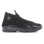 Air Jordan 14 Retro アイコニックなフェラーリインスパイアデザイン Air Jordan 14 Retro - ブラックとレッドのフェラーリインスパイアスニーカー