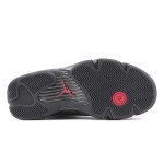 Air Jordan 14 Retro アイコニックなフェラーリインスパイアデザイン Air Jordan 14 Retro - ブラックとレッドのフェラーリインスパイアスニーカー
