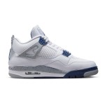 Air Jordan 4 Retro Midnight Navyスニーカー 白いレザーとネイビーアクセントのAir Jordan 4 Retro Midnight Navyスニーカー