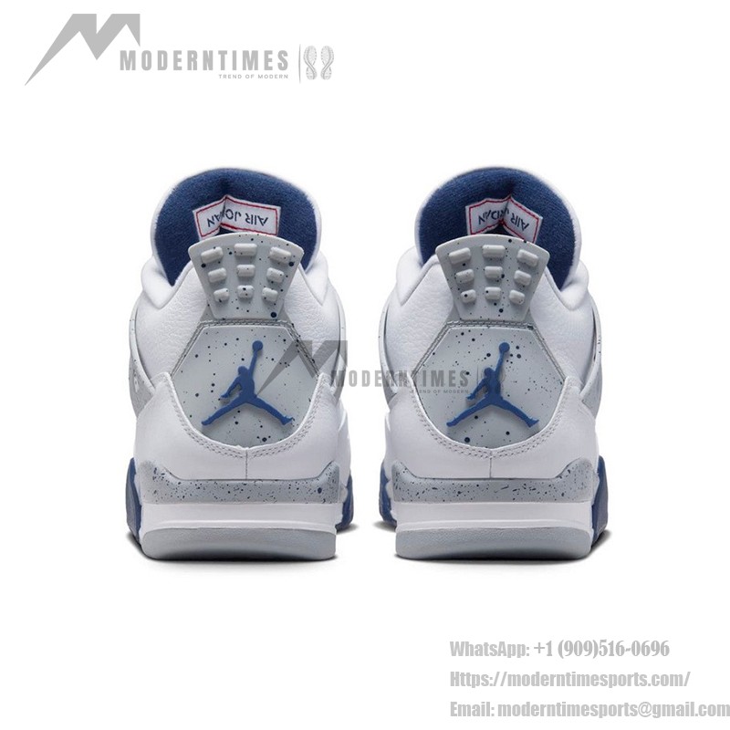 Air Jordan 4 Retro Midnight Navyスニーカー 白いレザーとネイビーアクセントのAir Jordan 4 Retro Midnight Navyスニーカー
