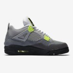Air Jordan 4 Retro SE Neon 95 CT5342-007 - グレーとネオンのアクセント グレーとネオンの Air Jordan 4 Retro SE Neon 95 CT5342-007 スニーカー