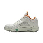 Air Jordan 5 Low Golf CW4204-100 白いコーデュロイスニーカー 緑とオレンジのアクセント付き