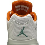 Air Jordan 5 Low Golf CW4204-100 白いコーデュロイスニーカー 緑とオレンジのアクセント付き