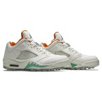 Air Jordan 5 Low Golf CW4204-100 白いコーデュロイスニーカー 緑とオレンジのアクセント付き