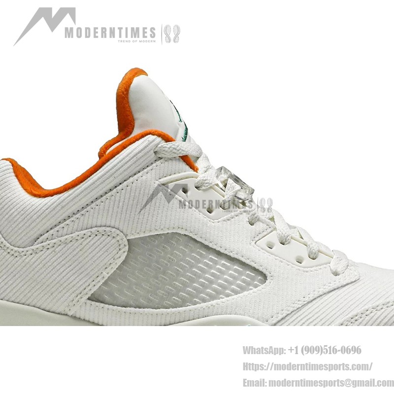Air Jordan 5 Low Golf CW4204-100 白いコーデュロイスニーカー 緑とオレンジのアクセント付き