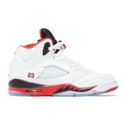 Air Jordan 5 レトロ 440888-120 - 白いレザーと半透明ソールを備えたファイヤーレッドスニーカー