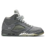 Air Jordan 5 Retro 136027-005 - グレースエードスニーカー Air Jordan 5 Retro 136027-005 グレースエードスニーカー リフレクティブタン 半透明ソール付き