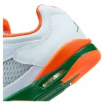 Air Jordan 5 Low FQ1293-018 オレンジとグリーンのアクセント付きホワイトスニーカー