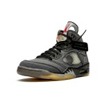 Air Jordan 5 Retro x Off-White CT8480-001 グレースエードスニーカー、反射シュータンと半透明ソール付き