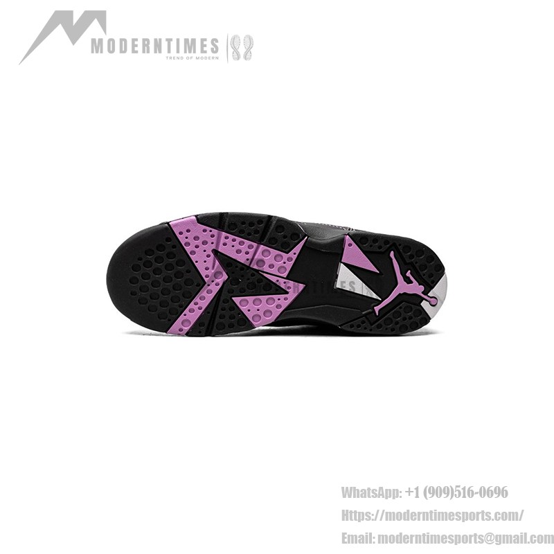 Air Jordan 7 "Barely Grape" DV2255-055 - バスケットボールハイカットシューズ Air Jordan 7 "Barely Grape" DV2255-055 ブラックとパープルのハイカットスニーカー
