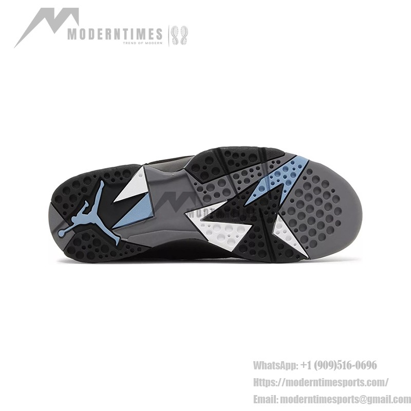 Air Jordan 7 Retro "Chambray" CU9307-004 - レトロなハイカットスニーカー Air Jordan 7 Retro "Chambray" CU9307-004 ブラックとブルーのハイカットスニーカー