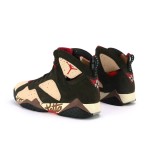 Air Jordan 7 Retro x Patta "Shimmer" - レトロコラボバスケットボールシューズ Air Jordan 7 Retro x Patta "Shimmer" AT3375-200 ピンクとブラウンのハイカットスニーカー