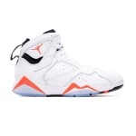 Air Jordan 7 Retro "White Infrared" - クラシックなハイカットシューズ Air Jordan 7 Retro "White Infrared" CU9307-160 ホワイトとレッドのハイカットバスケットシューズ