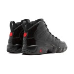 Air Jordan 9 Retro "Bred Patent" 302370-014 Air Jordan 9 Retro "Bred Patent" ブラックパテントレザーとレッドバスケットボールスニーカー