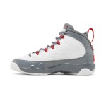 Air Jordan 9 Retro GS "Fire Red" 302359-162 Air Jordan 9 Retro GS "Fire Red" ホワイト・グレー・レッドバスケットボールスニーカー