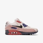 Nike Air Max 90 'Camowabb' - カモデザイン&レトロスタイル Nike Air Max 90 'Camowabb' CL5646-001、カモデザインとピンク、レッド、ブルーのアクセントが特徴