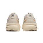ASICS Gel-Kayano 31 1012A525-200 Men's Running Shoes ASICS Gel-Kayano 31 1012A525-200 Men's Running Shoes in Brown and White