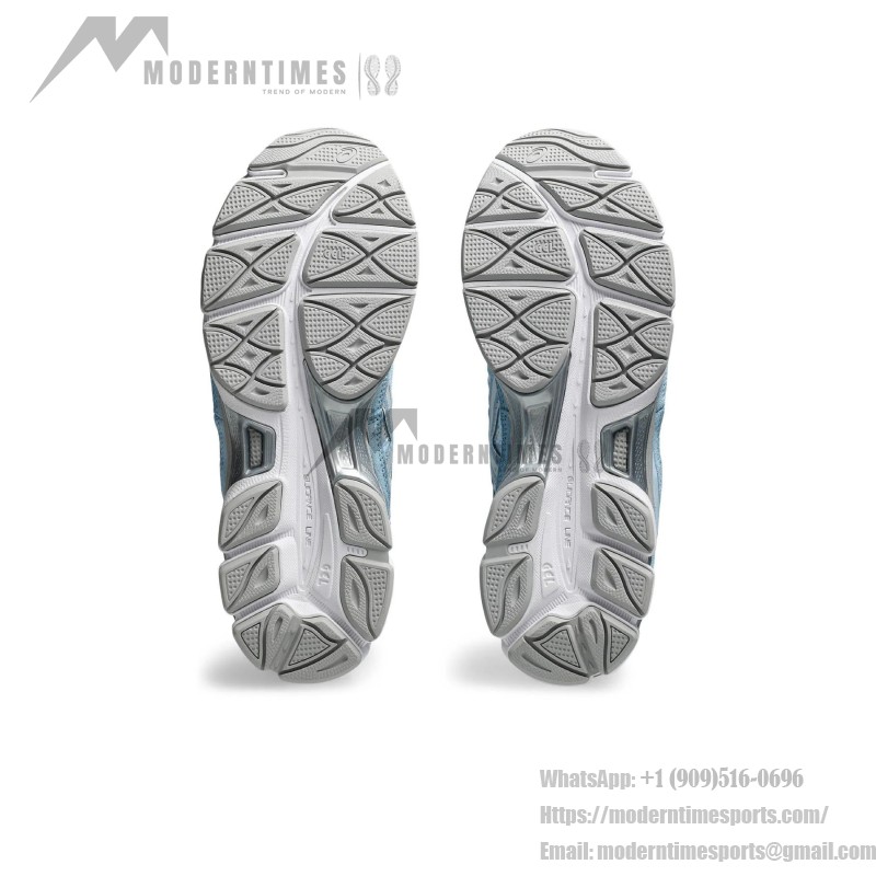 Asics Gel-NYC – レトロ感と機能性の融合 Asics Gel-NYC クリーム アークティックスカイ 1203A383-107 横からの写真