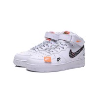Nike Air Force 1 Mid BQ6474-100 - 大胆なグラフィックと足首ストラップが特徴のJust Do Itホワイトエディション