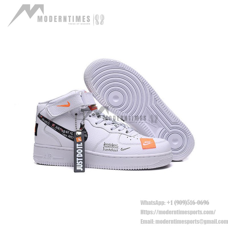 Nike Air Force 1 Mid BQ6474-100 - 足首ストラップ付きのJust Do Itホワイトエディション Nike Air Force 1 Mid BQ6474-100 - Just Do Itグラフィックを施した白いスニーカー