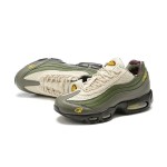Corteiz x Nike Air Max 95「Sequoia」FB2709-300 コラボスニーカー Corteiz x Nike Air Max 95「Sequoia」グリーンと黄色のアクセント付きスニーカー