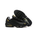Corteiz x Nike Air Max 95 'Tour Yellow' コラボスニーカー ブラック&イエローのCorteiz x Nike Air Max 95 'Tour Yellow' コラボスニーカー