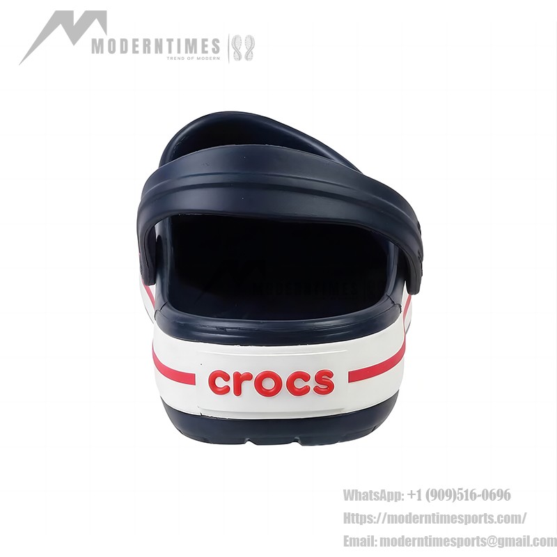 クロックス クラシック ベイアバンド クロッグ 'ネイビー' 11016-410 クロックス クラシック ベイアバンド クロッグ 'ネイビー' 11016-410 – 男女兼用の快適で耐久性のあるネイビー クロッグ