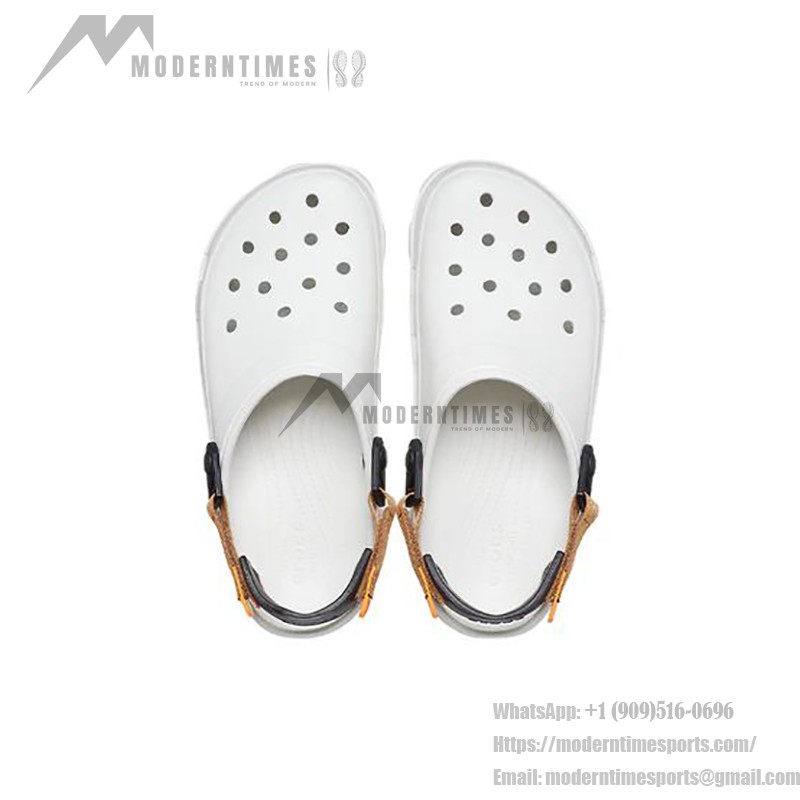 Crocs Classic Clog Unisex White Sandals - Comfortable, Breathable, Non-Slip Crocs Classic Clog Unisex White Sandals 206340-94S