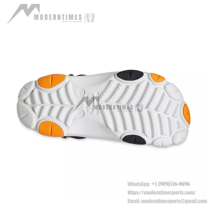 Crocs Classic Clog Unisex White Sandals - Comfortable, Breathable, Non-Slip Crocs Classic Clog Unisex White Sandals 206340-94S