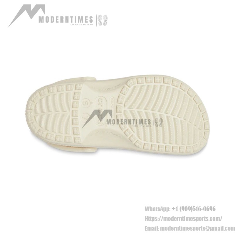 Crocs Classic Clog 'Beige' 10001-2Y2 Crocs Classic Clog 'Beige' 10001-2Y2 – Unisex Lightweight Slip-Resistant Shoes