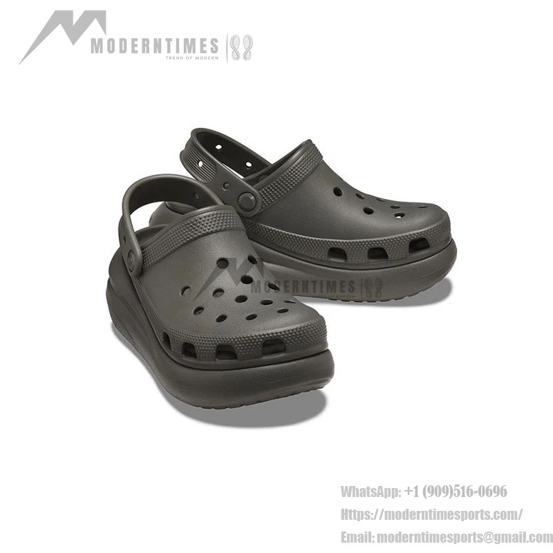 Crocsクラシッククラッシュクロッグ 'ダスティオリーブ' 207521-3J5 Crocsクラシッククラッシュクロッグ 'ダスティオリーブ' 207521-3J5 - スタイリッシュなオリーブカラーで快適な履き心地