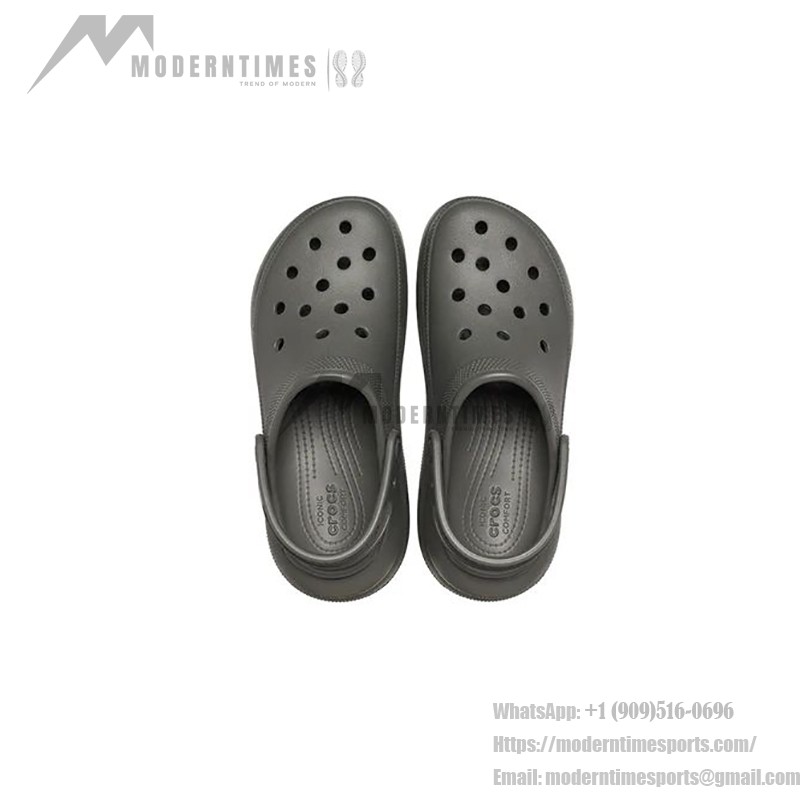 Crocsクラシッククラッシュクロッグ 'ダスティオリーブ' 207521-3J5 Crocsクラシッククラッシュクロッグ 'ダスティオリーブ' 207521-3J5 - スタイリッシュなオリーブカラーで快適な履き心地