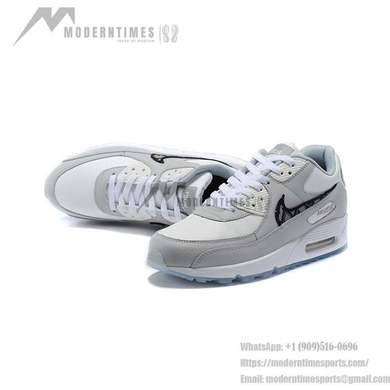 Nike Air Max 90 - ライトグレー&チェック柄スウッシュ Nike Air Max 90 CN8607-002 チェック柄スウッシュのライトグレースニーカー