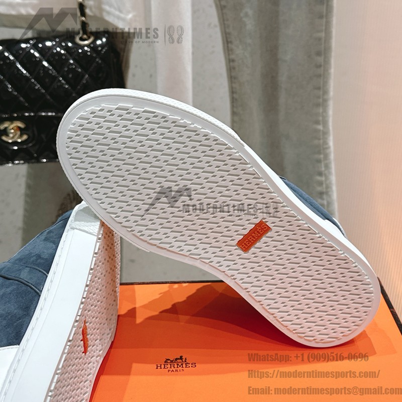 Hermes H232176Z 90350 Brown & White Sneakers – Iconic Design and Premium Craftsmanship Hermes Mens Sneaker H232176Z 90350 in Brown and White – Front View of Luxury Sneakers with Contrasting Stripes