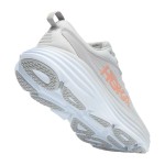 HOKA Bondi 8 ワイド ランニングシューズ 1127954-HMLR|ライトグレー/オレンジ|快適さとサポート ライトグレーとオレンジのHOKA Bondi 8 ワイド ランニングシューズ、クッション性とワイドフィットデザイン。