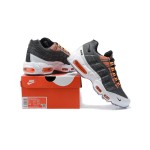 Kim Jones x Nike Air Max 95 DD1871-001 多機能スニーカー オレンジアクセントが際立つKim Jones x Nike Air Max 95 DD1871-001 コラボスニーカー