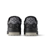 Louis Vuitton LV Trainer Patchwork LSVT407 スニーカー - ラグジュアリー ブラック デニム Louis Vuitton LV Trainer Patchwork LSVT407 ブラック ヴィンテージ デニム スニーカー