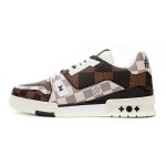 Louis Vuitton 1AAST7 メンズ LV トレーナースニーカー Louis Vuitton LV トレーナースニーカー - クラシックなダミエデザイン