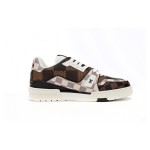 Louis Vuitton 1AAST7 メンズ LV トレーナースニーカー Louis Vuitton LV トレーナースニーカー - クラシックなダミエデザイン