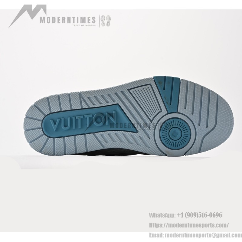 Louis Vuitton トレイルスニーカー ロー ブルーグレー 1ACRY7 Louis Vuitton トレイルスニーカー ロー ブルーグレー 1ACRY7 - 高級モノグラムエンボススニーカー