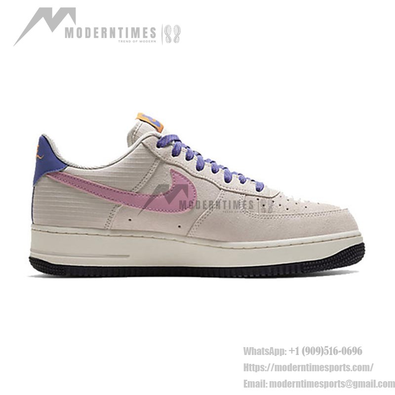 Nike Air Force 1 Low 'ACG Vibes' - カラーブロックアウトドアスニーカー Nike Air Force 1 Low 'ACG Vibes' CU3007-061 - ピンクスウッシュとパープルシューレース付きのベージュスエードスニーカー