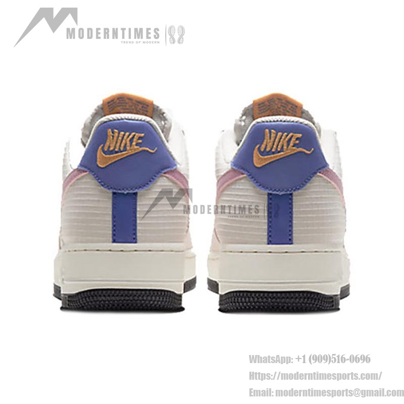 Nike Air Force 1 Low 'ACG Vibes' - カラーブロックアウトドアスニーカー Nike Air Force 1 Low 'ACG Vibes' CU3007-061 - ピンクスウッシュとパープルシューレース付きのベージュスエードスニーカー
