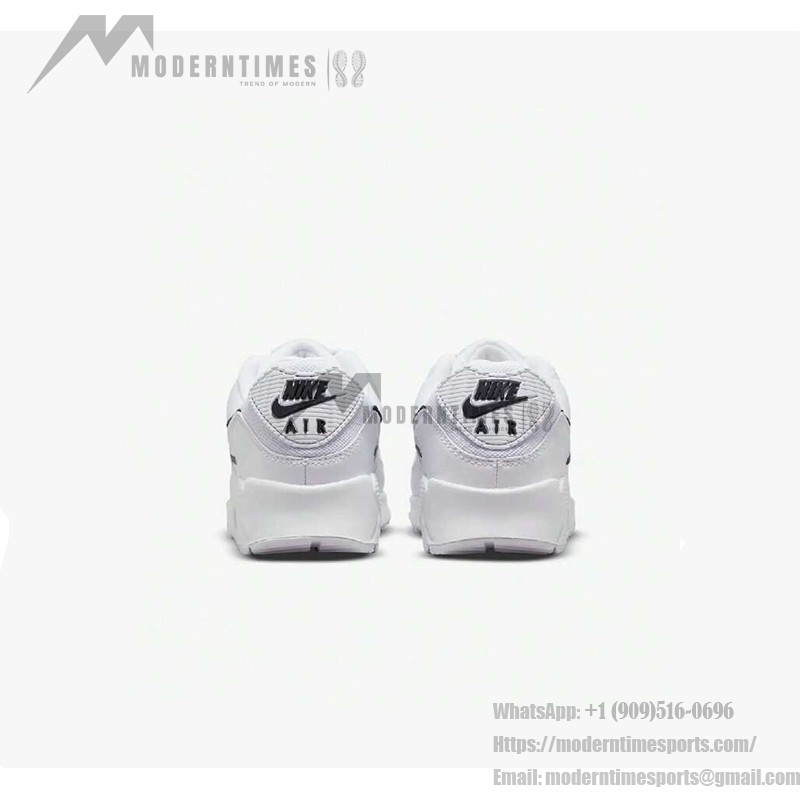Nike Air Max 90 Essential 'ホワイト/ブラック' 325213-131 - クリーンなデザインと優れた快適さ Nike Air Max 90 Essential 'ホワイト/ブラック' 325213-131 - クリーンなホワイトスニーカーとブラックアクセント