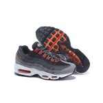 Nike Air Max 95 609048-066 ブラック、グレー、オレンジ スニーカー Nike Air Max 95 609048-066 ブラック、グレー、オレンジ スニーカー 側面図