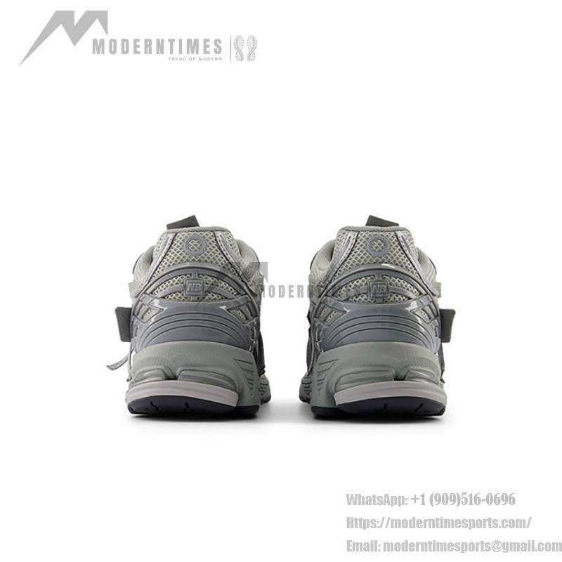 New Balance 1906A レトロランニングシューズ(グレー & シルバー) New Balance 1906A "Grey Silver Metallic" レトロランニングシューズ
