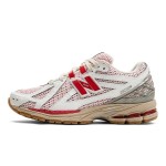 New Balance 1906R レトロランニングシューズ(ホワイト & レッド) New Balance 1906R "Sea Salt True Red" レトロランニングシューズ
