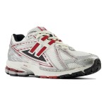 New Balance 1906R M1906REA レトロランニングシューズ - スタイリッシュなホワイト×シルバー×レッド New Balance 1906R M1906REA レトロランニングシューズ - ホワイト×シルバー×レッド クッション性と通気性に優れたデザイン