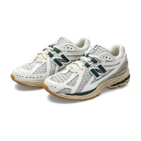 New Balance 1906R ホワイトグリーン レトロ ランニングシューズ M1906RQ - クラシック、スタイリッシュ & 通気性抜群