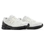 New Balance 1906R x COMME des GARÇONS Homme ホワイトブラック スニーカー – 限定版 & スタイリッシュ New Balance 1906R x COMME des GARÇONS Homme ホワイトブラック コラボレーション - M1906RCO