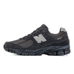 New Balance 2002R ブラックグレー スニーカー M2002RBV New Balance 2002R ブラックグレー スニーカー M2002RBV 側面ビュー